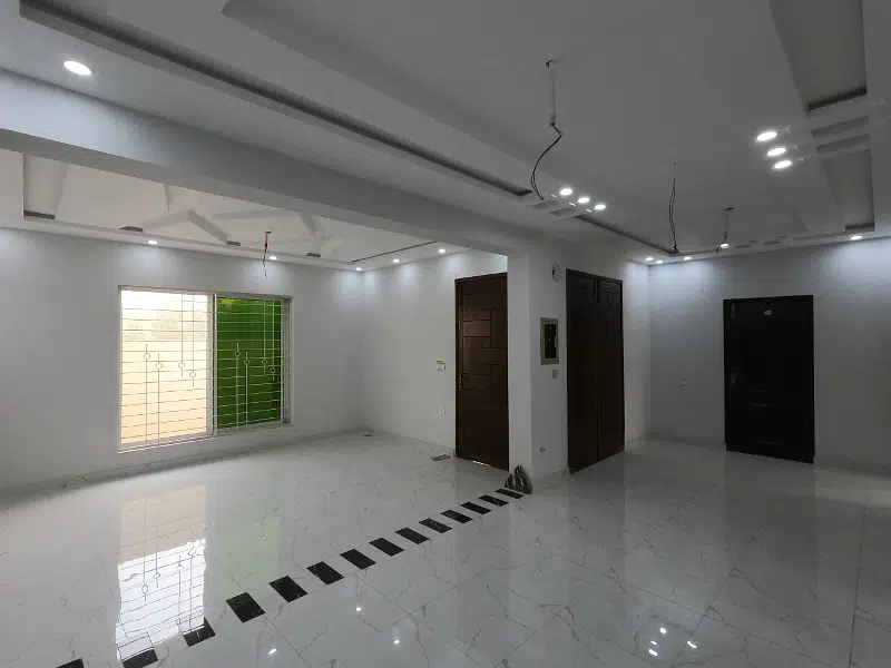 421806825-800×600-1