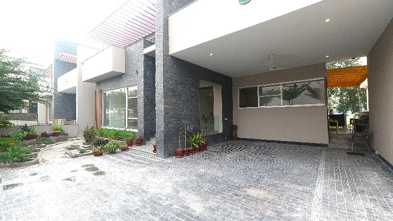 422354869-800×600-1