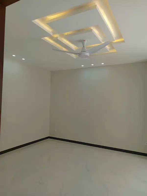 422943088-800×600-1