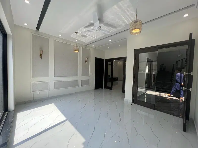 425748996-800×600-1